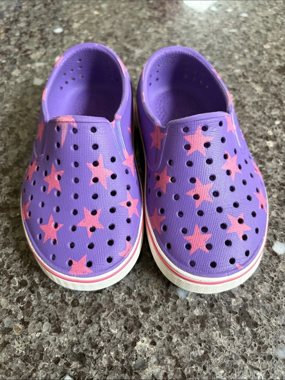 Native Kids Purple Slip-On Sugarlite Shoes with Pink Star Accents Toddler 7